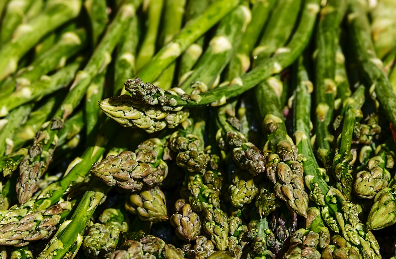 Sezon na szparagi – dlaczego warto je jeść?